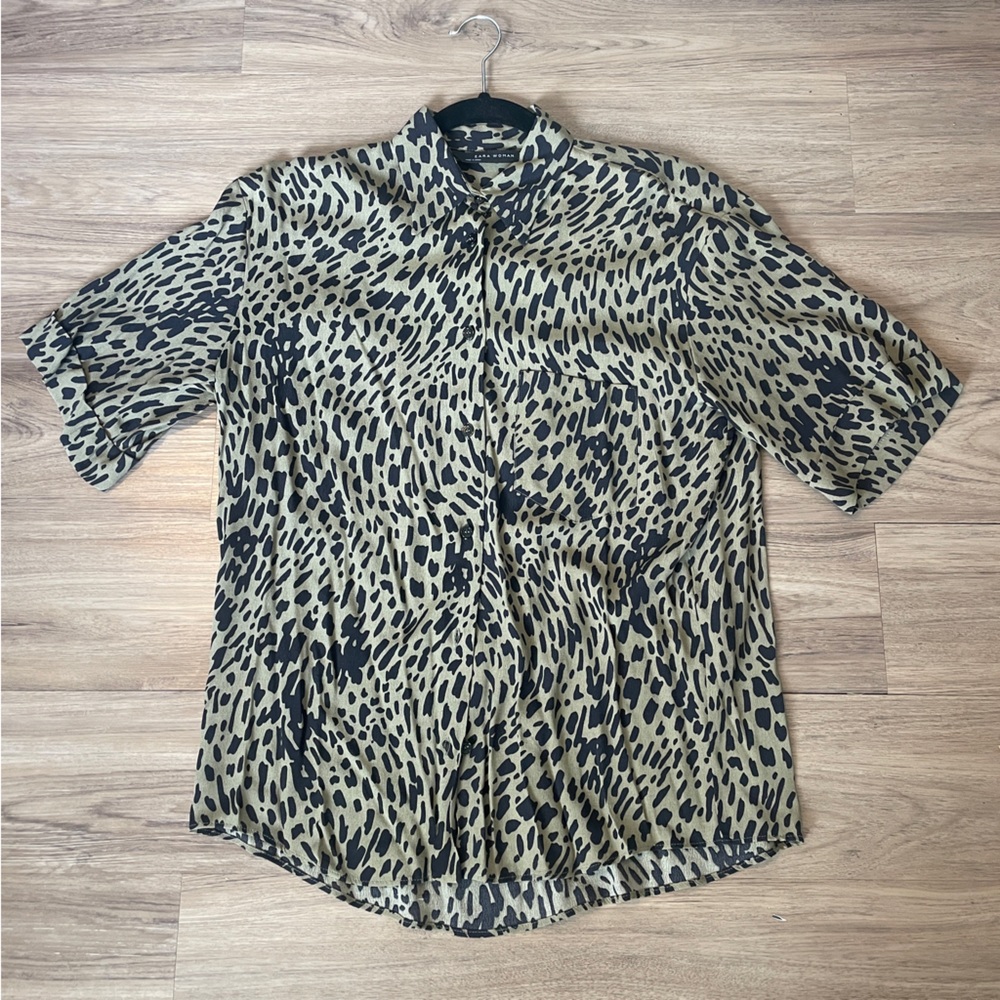 Zara Printed Short Sleeve Button Down Top Size Small NWT